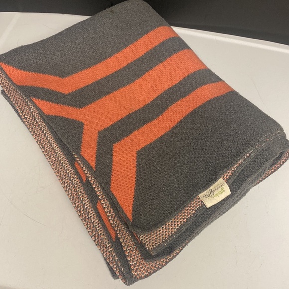 In 2 Green Recycled Blanket Throw Salmon Gray 65” by 48” - Picture 1 of 17